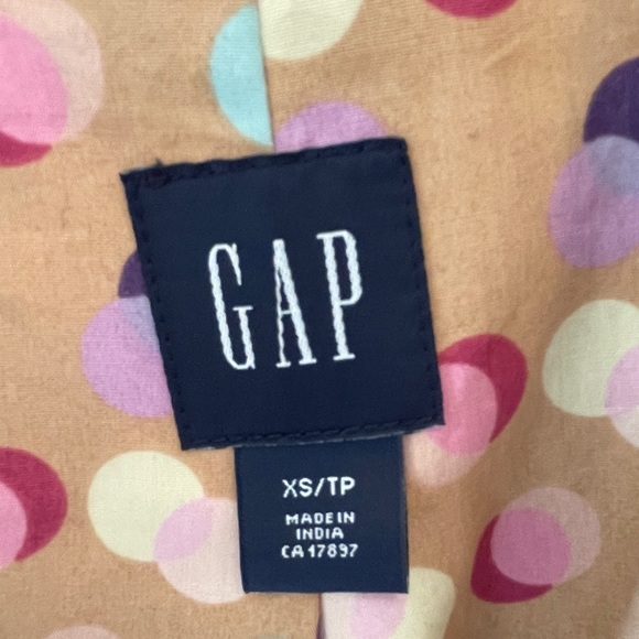 Gap trench coat. Size XS. Khaki outer shell. Polka dot lined. Great condition. - Picture 5 of 9